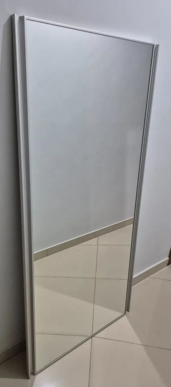 Espelho com moldura