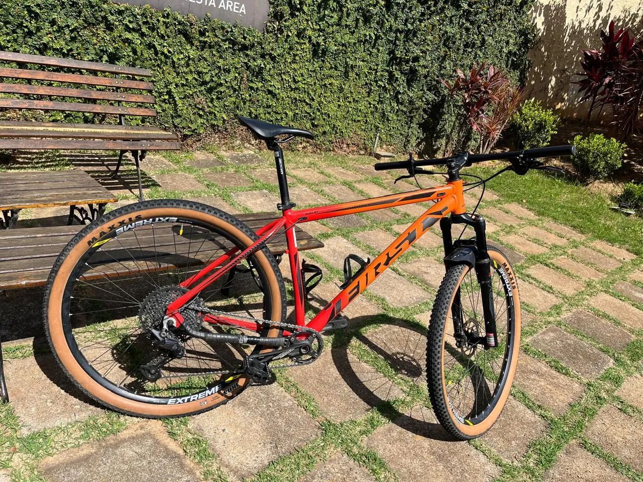 Bicicleta First Shelby, modelo 2022, tamanho L, Aro 29