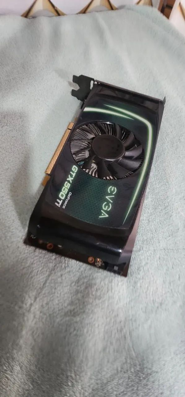 VENDO/TROCO - GTX 550 TI 1GB + 198BTS RODA VARIOS JOGOS - Foto 2