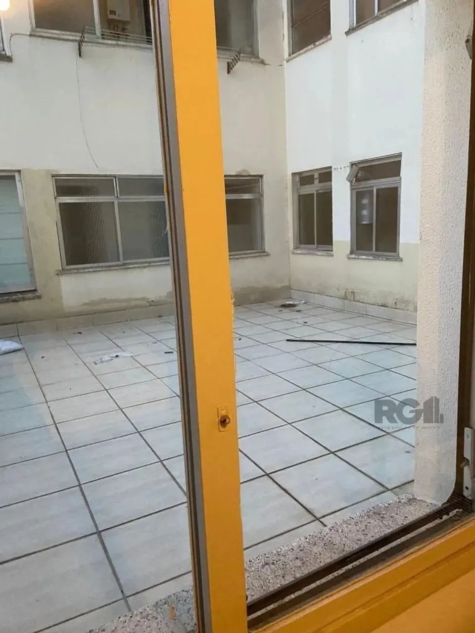 Apartamento com otima localização :Living para dois ambientes , um dormitorio, cozinha, ba - Foto 5