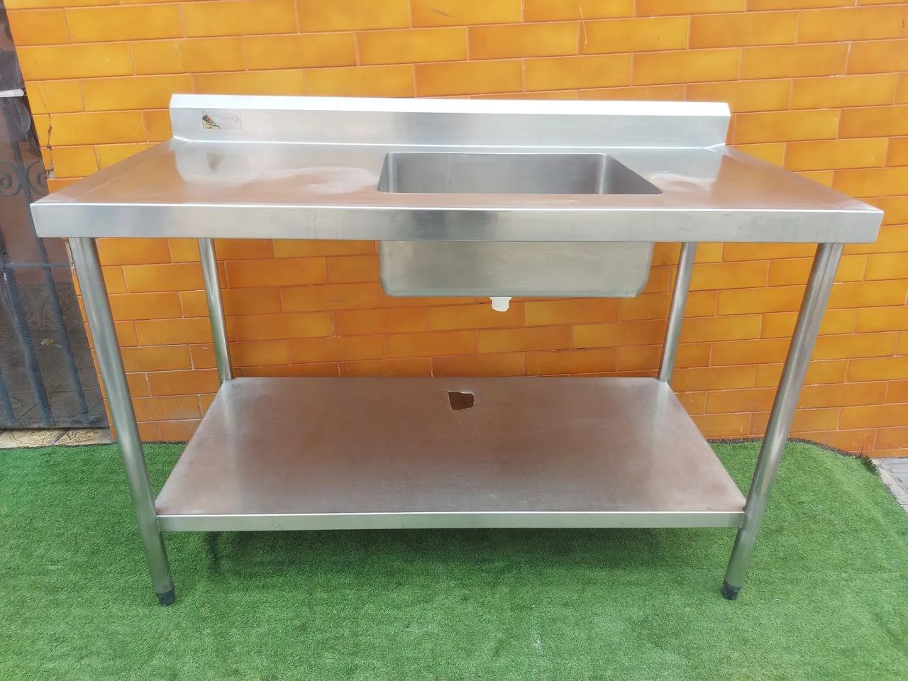 Mesa de Aço Inox com Pia para Cozinha