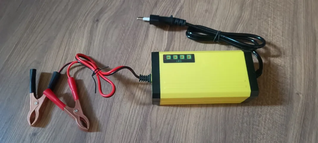 Carregador De Bateria Para Moto Carro 2a Display Led
