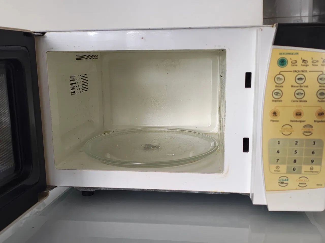 Micro-ondas Electrolux MEF28 220V - Foto 2