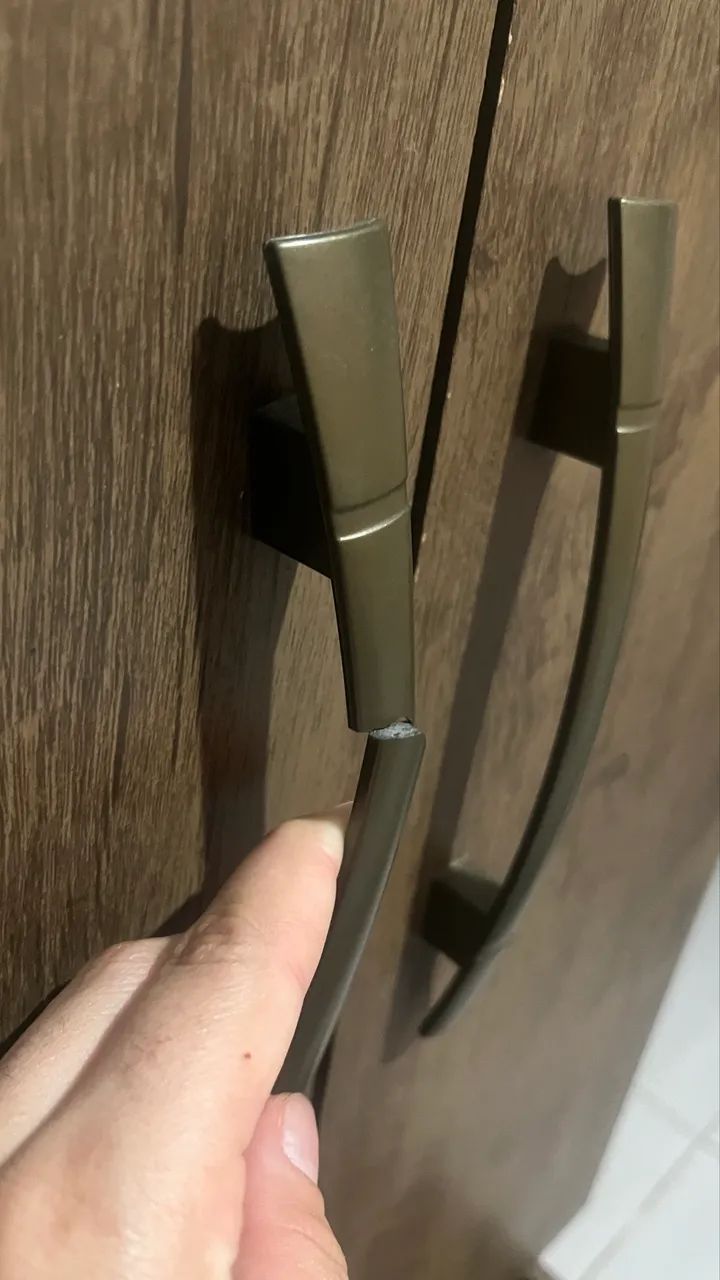 Vendo guarda-roupa solteiro  - Foto 4