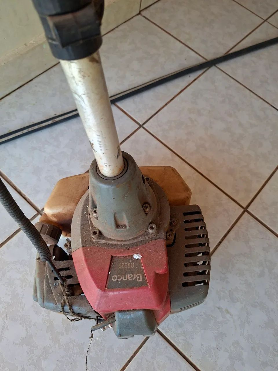 Roçadeira a gasolina branco de 53 usada - Foto 2
