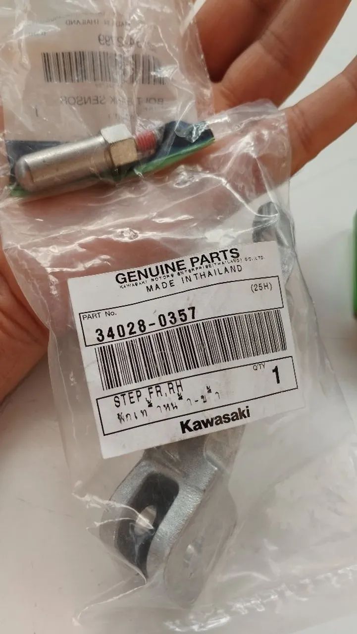 Pedal dianteiro direito kawasaki z500 novo original de fábrica kawasaki  - Foto 5