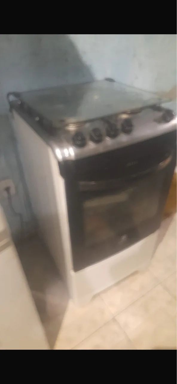Vengo fogão Eletrolux