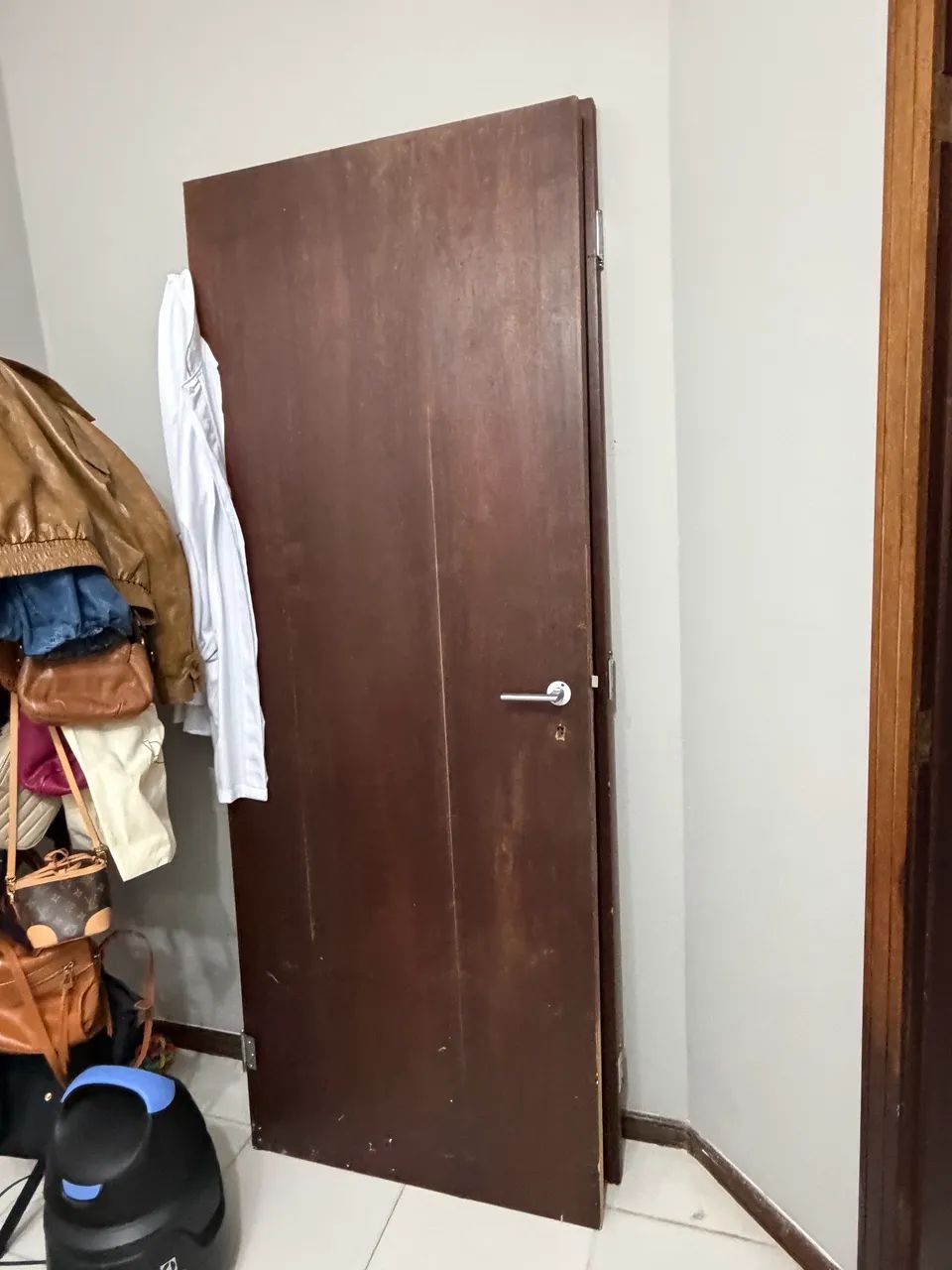 Duas portas de madeira 