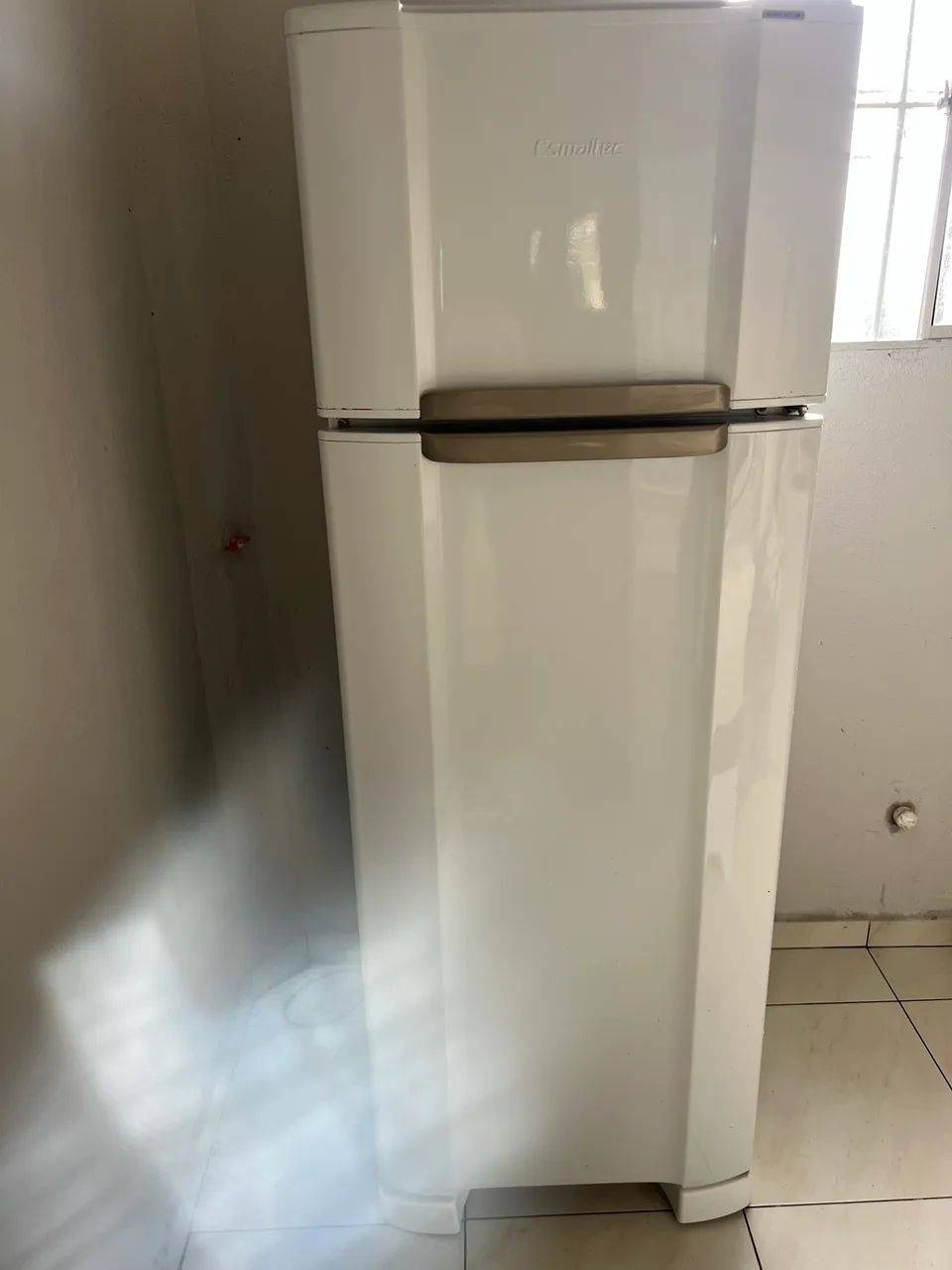 Geladeira Esmaltec Sime-nova 