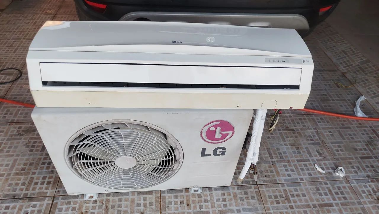 Vendo central de ar 12 mil BTUs.