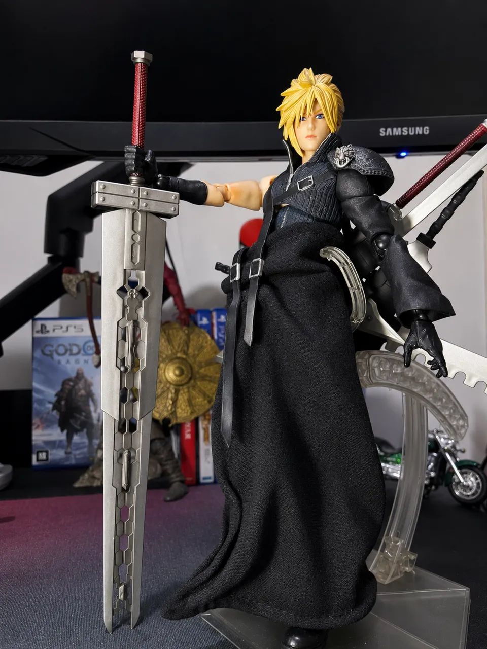 Cloud Strife Play Arts Kai Bootleg Final Fantasy VII  - Foto 2