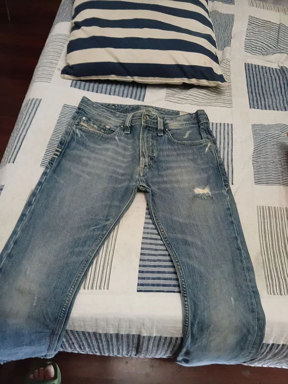 Calça Diesel com Adidas original 29 equivalente a 40 - Foto 2