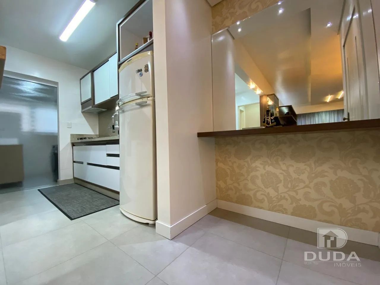 Lindo apartamento mobiliado com 03 dormitórios - Foto 2