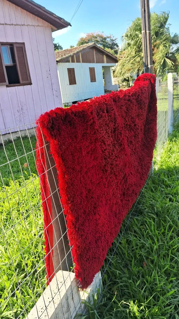 Tapete vermelho grande 