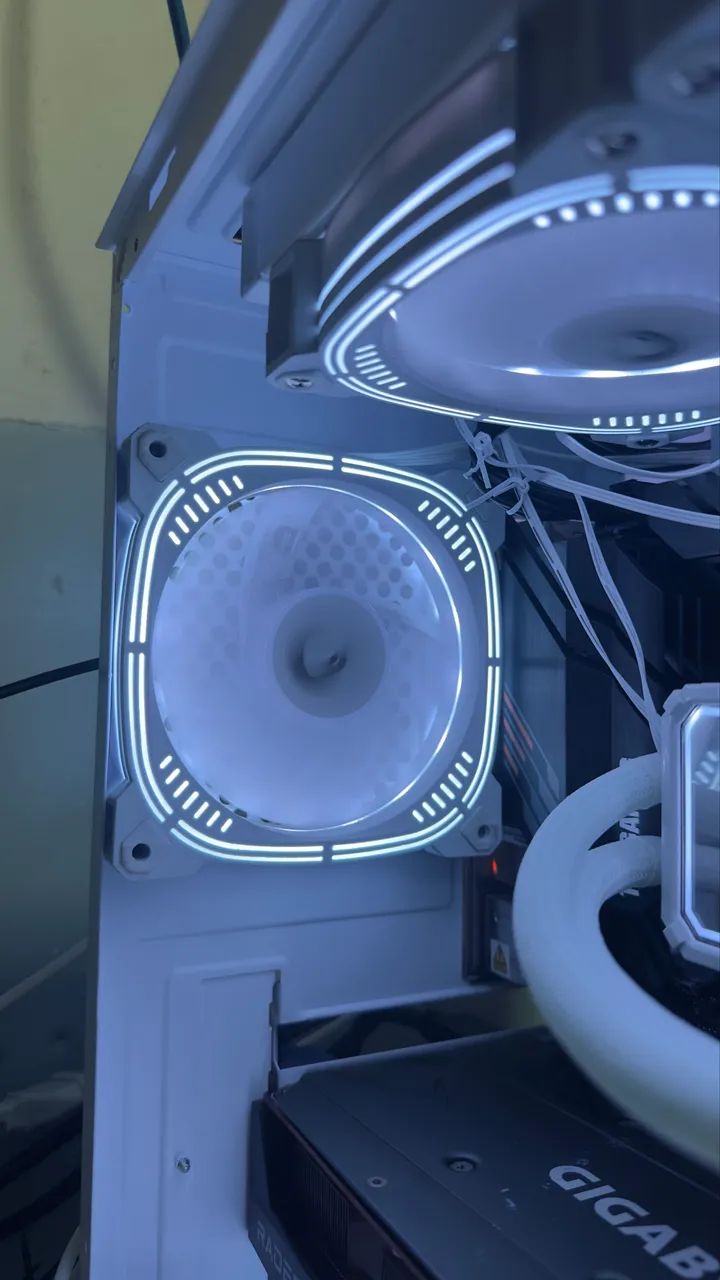 Kit 6 Fans Rise Mode Aura White Com controlador   Usadas  100$