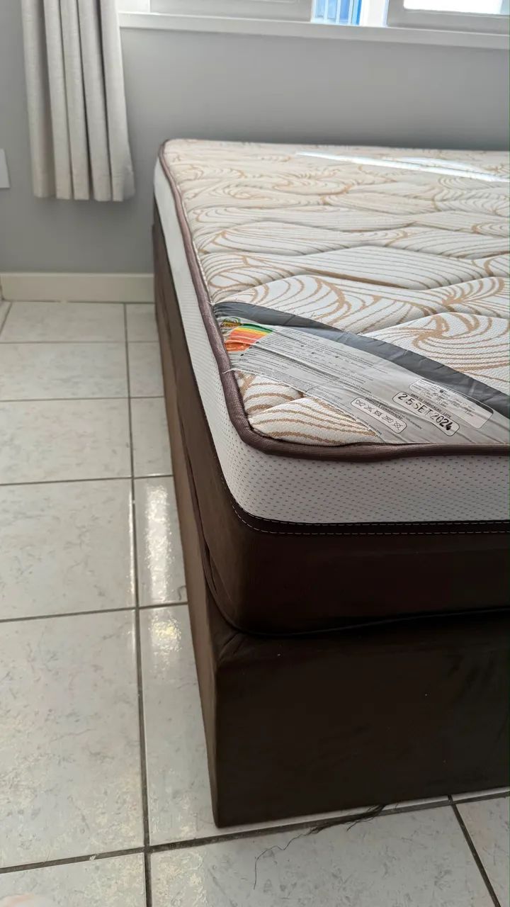 Cama de casal pouquíssimo usada