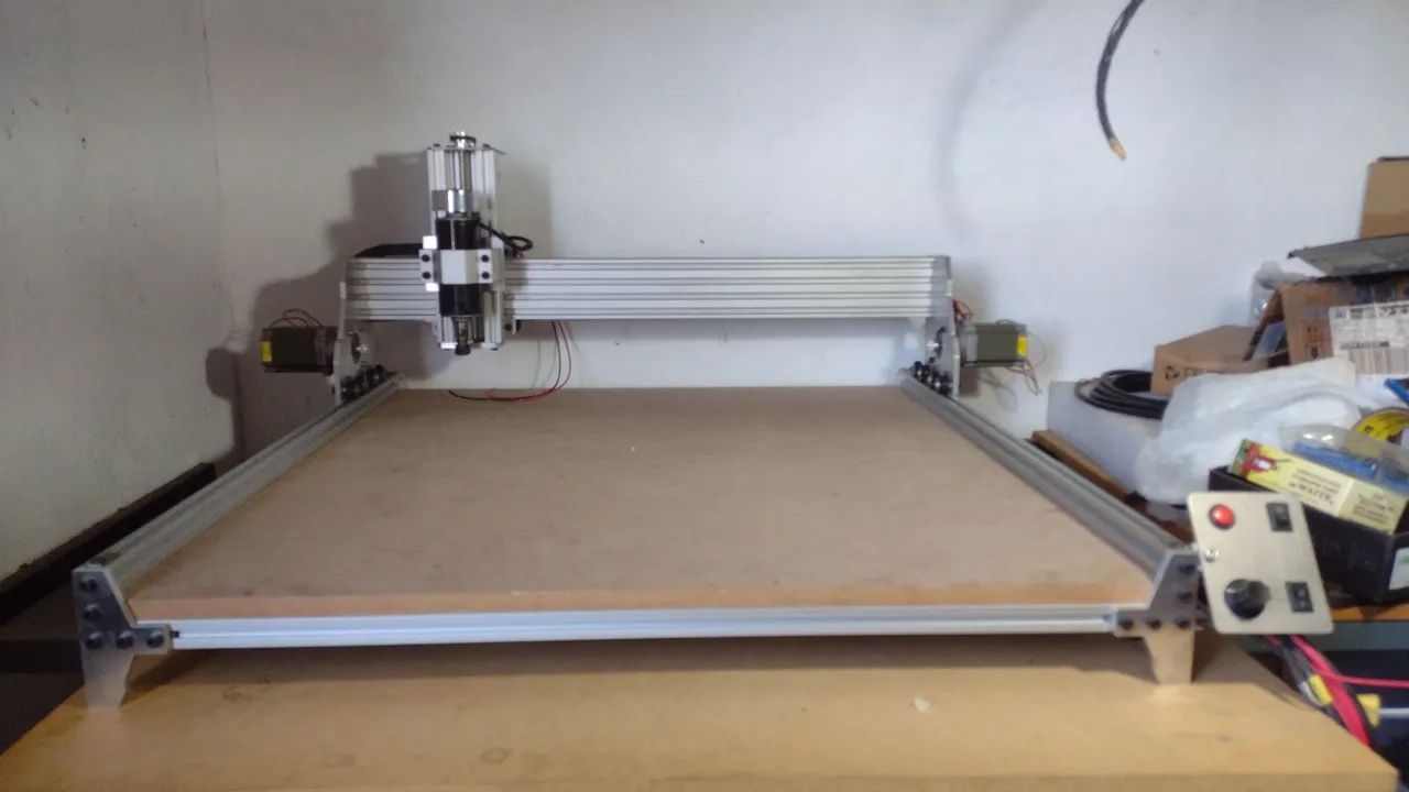 CNC router ideal para comunicação visual corte em ACM PVC expandido etc.