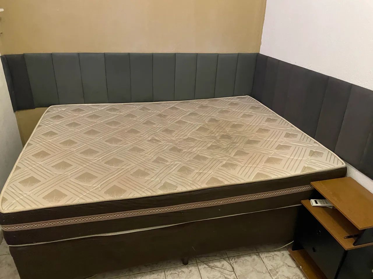 Cama Box Casal + Móvel de Cabeceira  - Foto 3