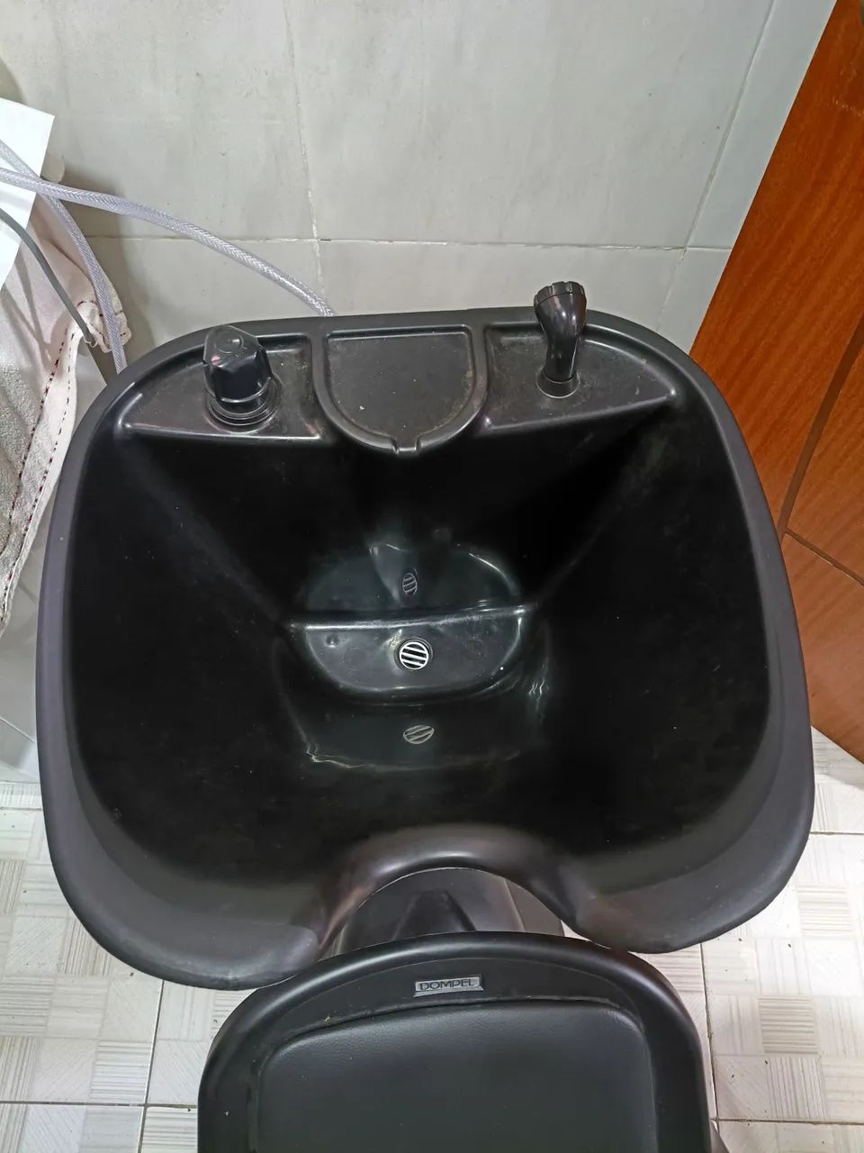 Lavatório de cabelo reclinável acolchoado com ducha e mangueira  - Foto 3