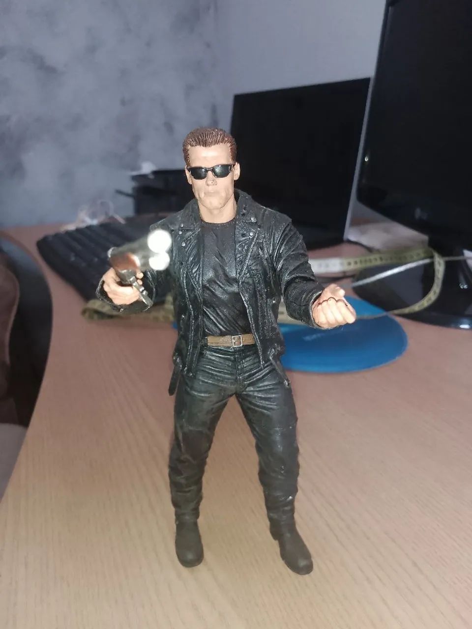 Acrion fires Exterminador do futuro 