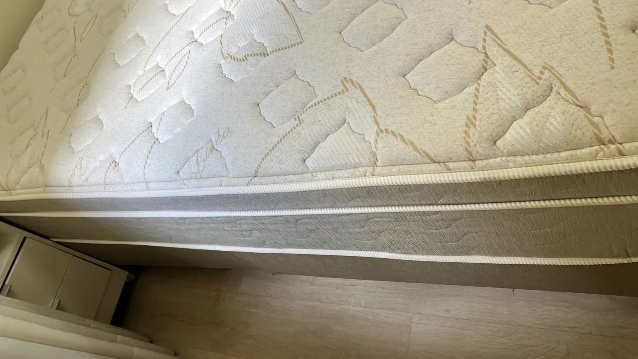 Cama box king(colchão e base) excelente marca americana Serta - Foto 2