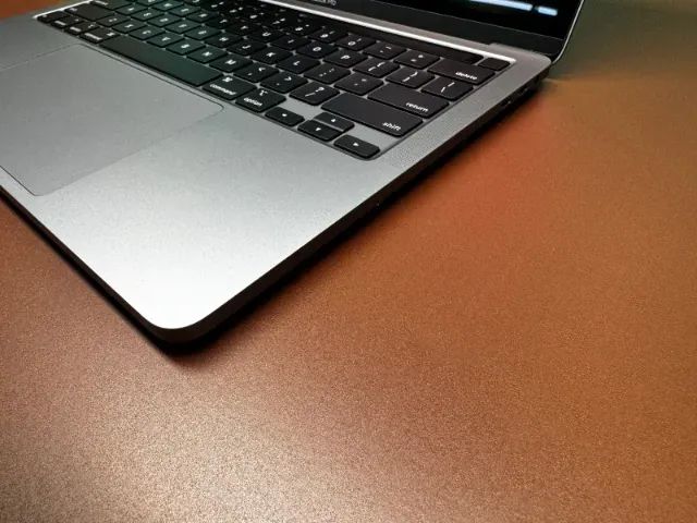 MacBook Pro 13? M1 (2020) | 8GB RAM | Desempenho ABSURDO