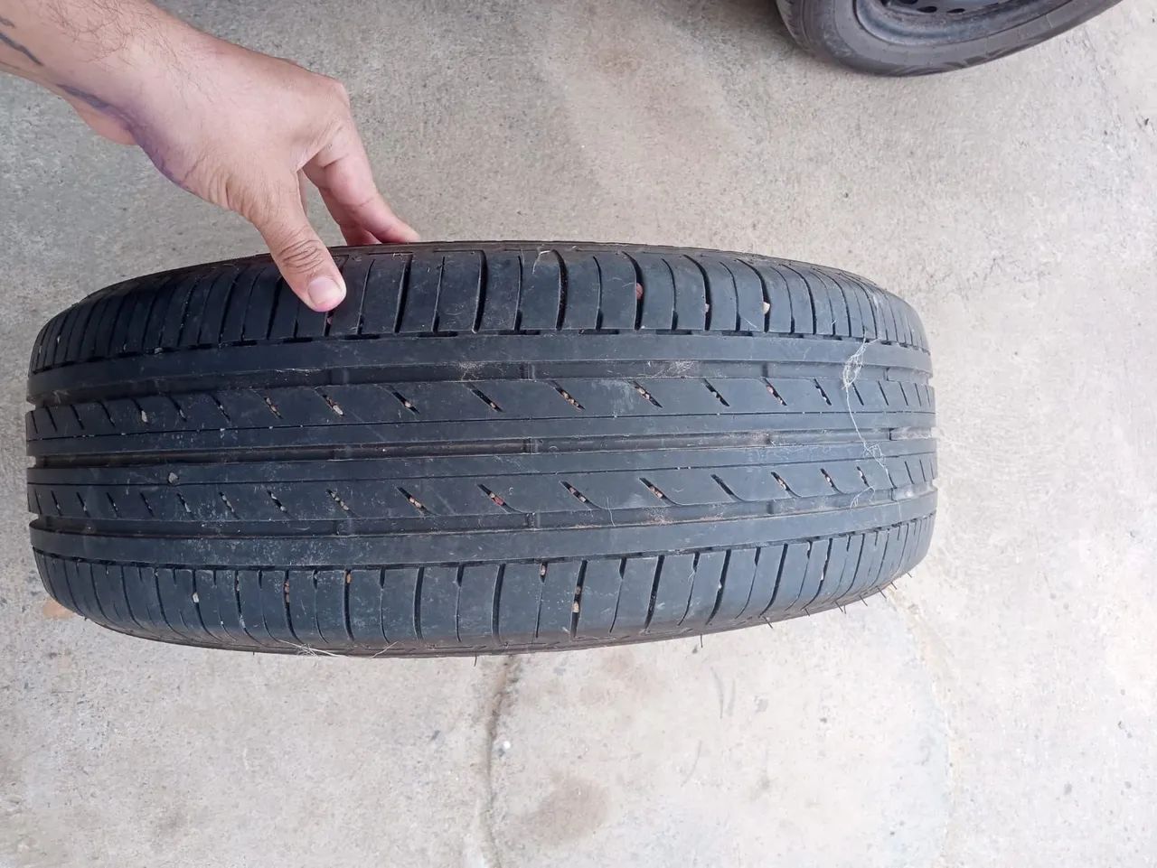 Dois pneus Bridgestone 16 - Foto 5