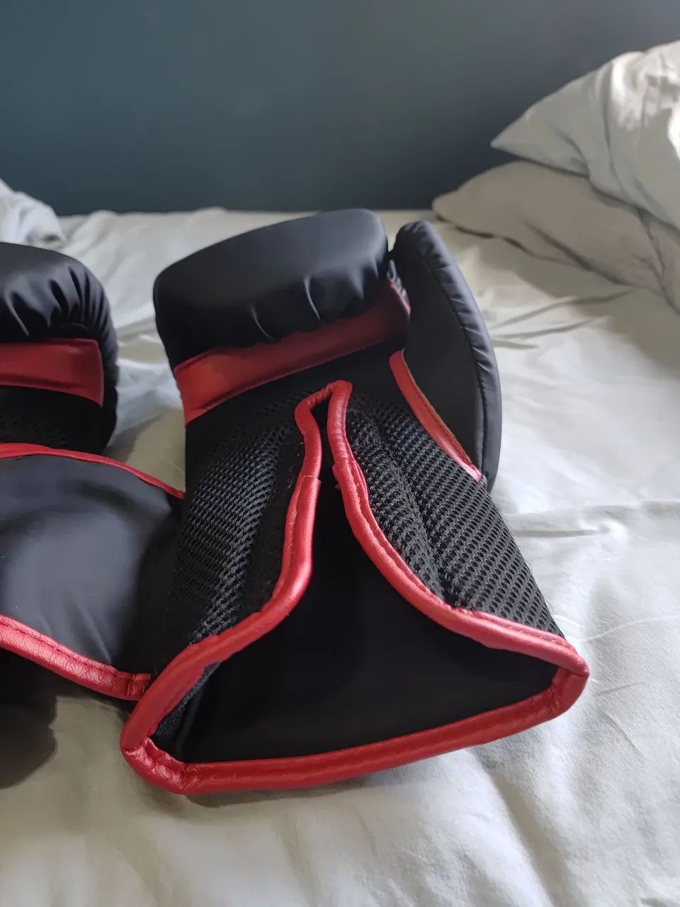Luva de Boxe / Muay Thai Naja 14oz - Preta e Vermelha - Foto 3