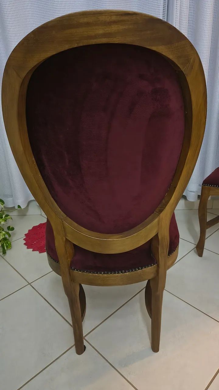 6 Cadeiras de madeira modelo medalhão  - Foto 3