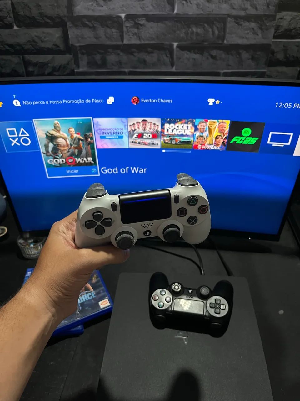 PS4 Slim 