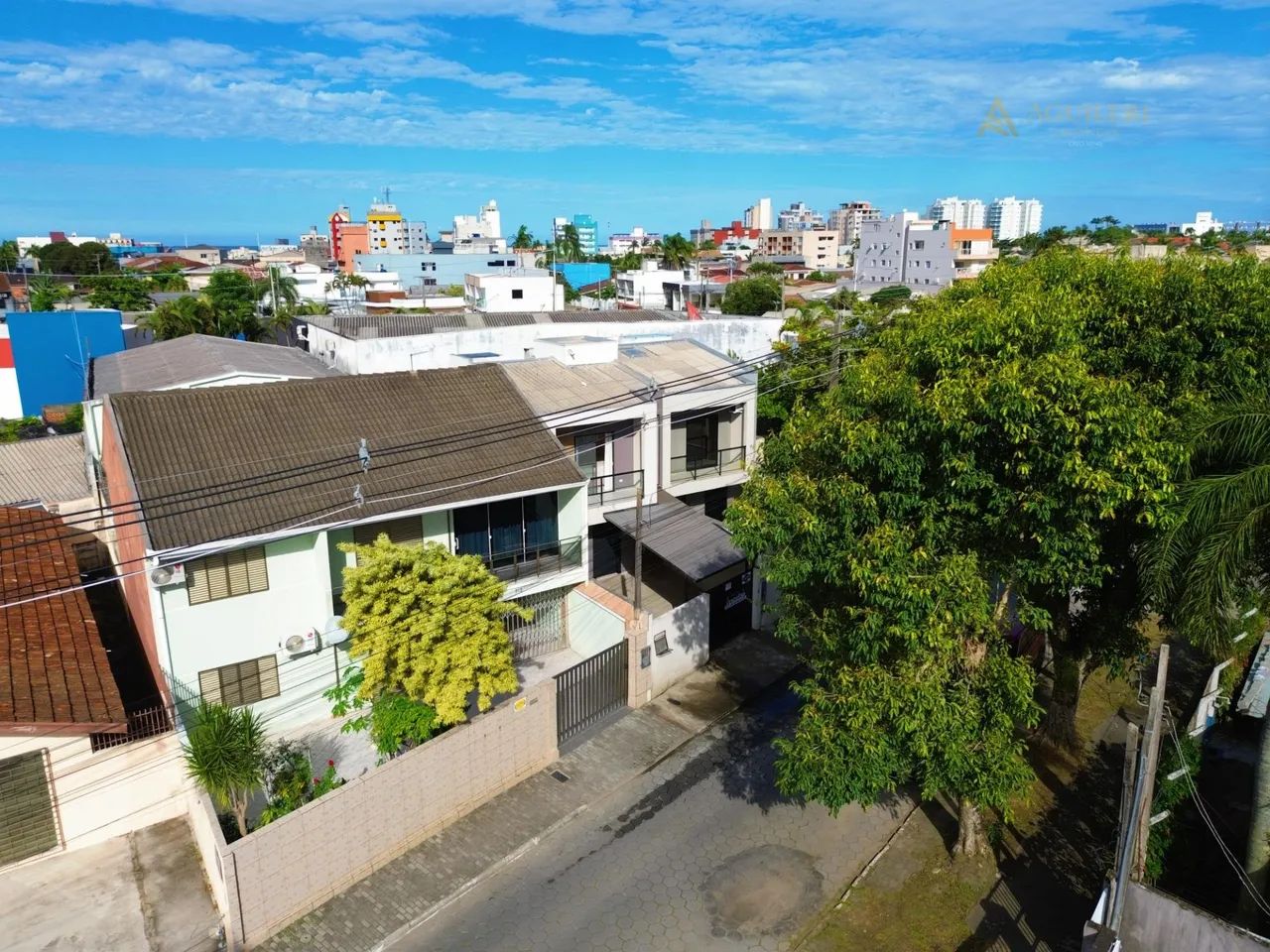 Sobrado em região central próximo a praça - Matinhos - Foto 5