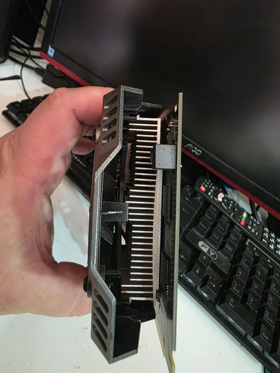 Radeon RX 550 de 4GB GDDR5 - Foto 3