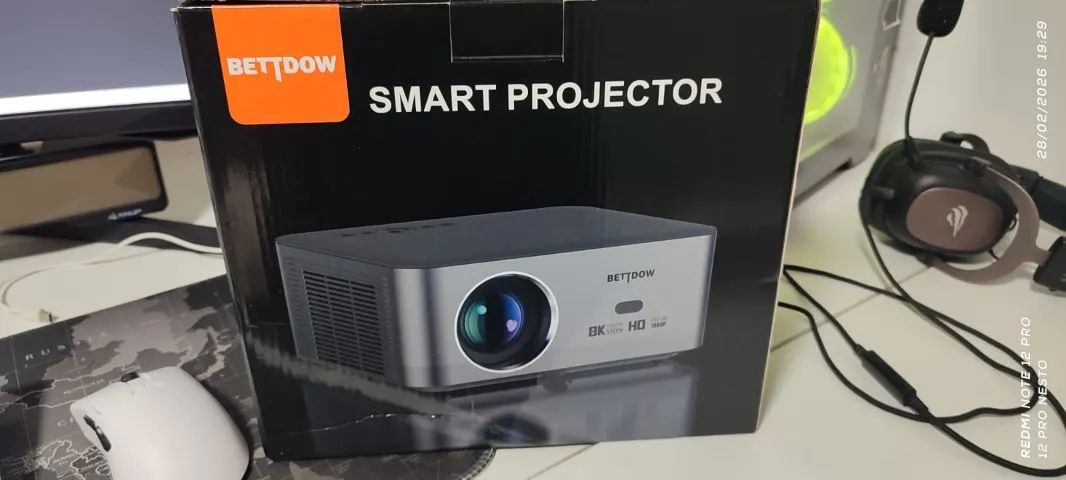 Projetor Bettdow Wifi6 4K Full HD 1080p 15000lm