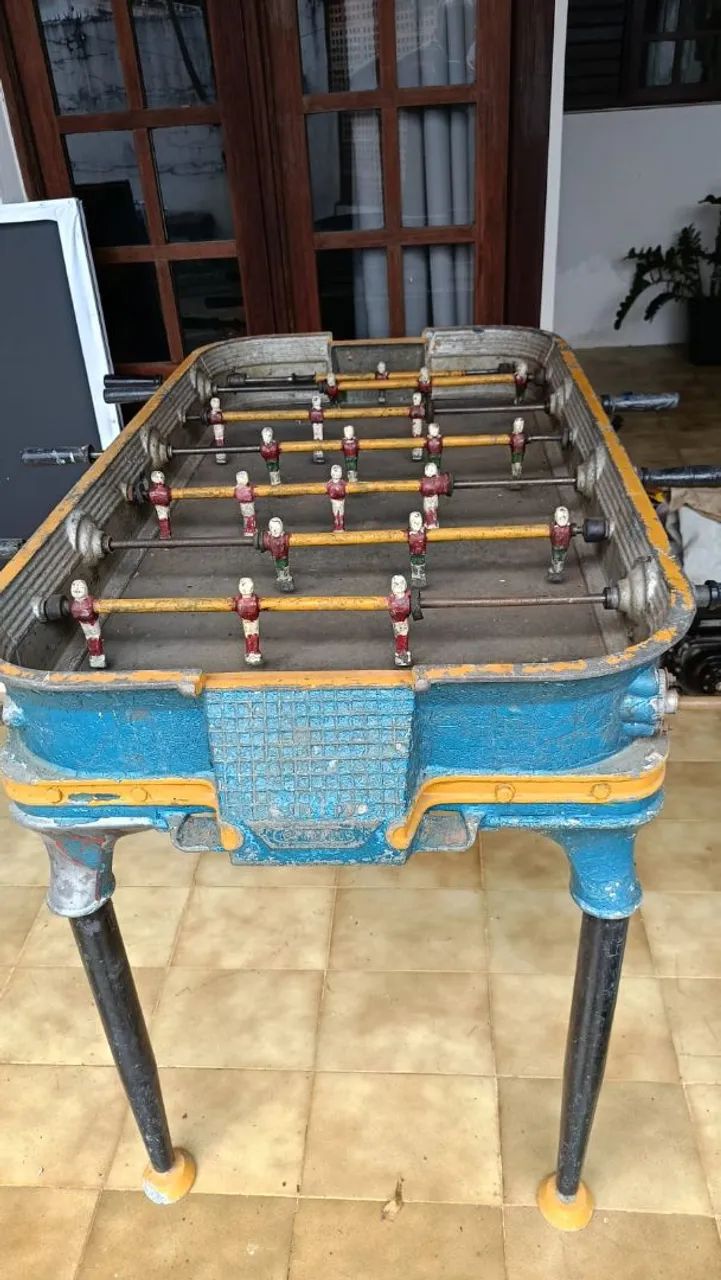 Mesa de Toto Pimbolim antiguidade 