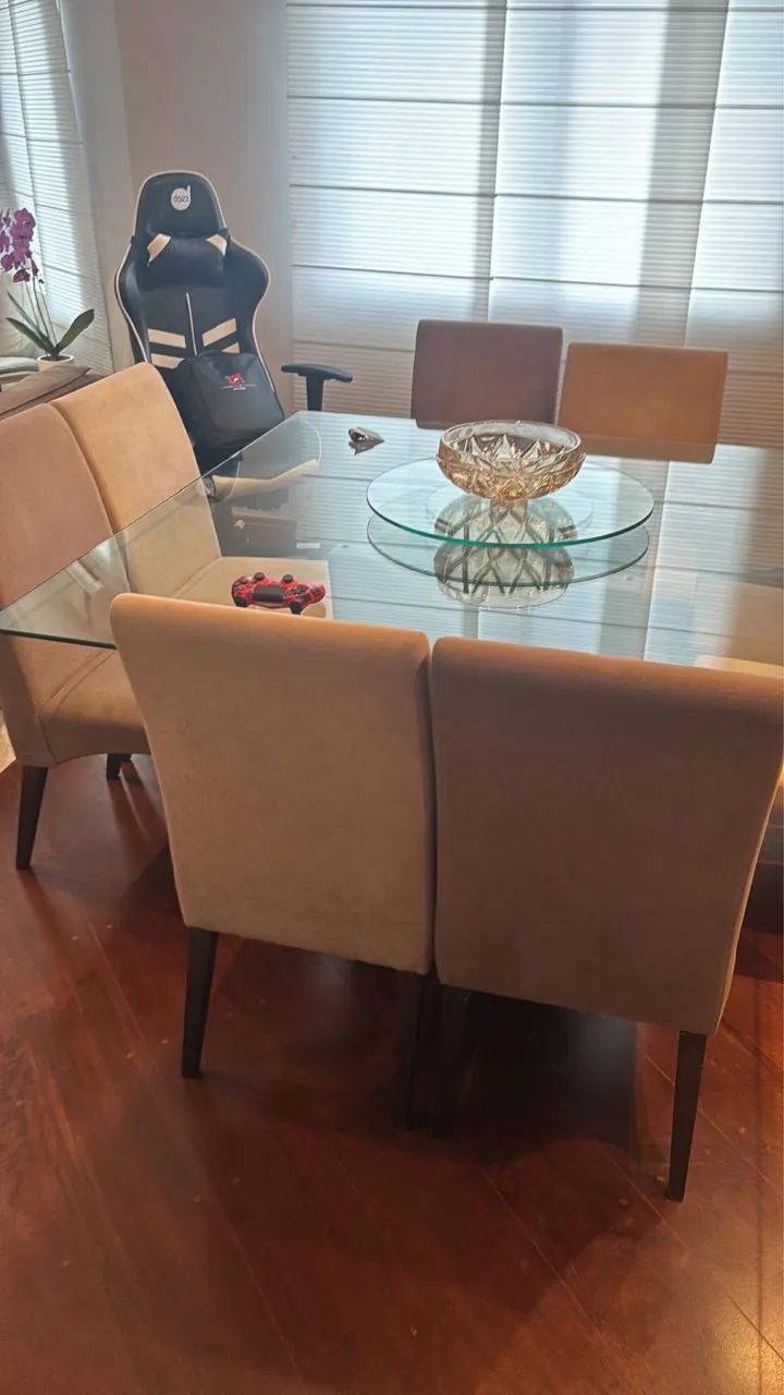  MESA DE JANTAR 6 LUGARES COM VIDRO E CENTRO GIRATÓRIO - Foto 2