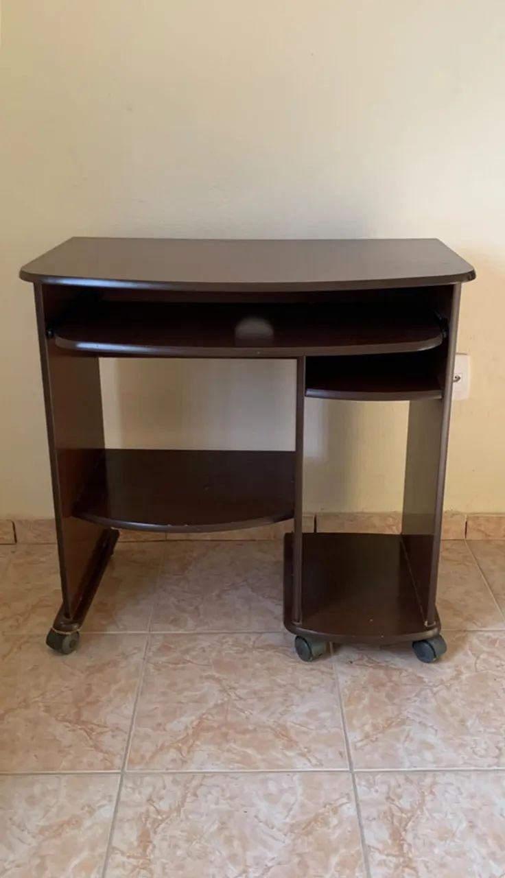Mesa De Computador Compacta Com Rodinhas Tabaco 