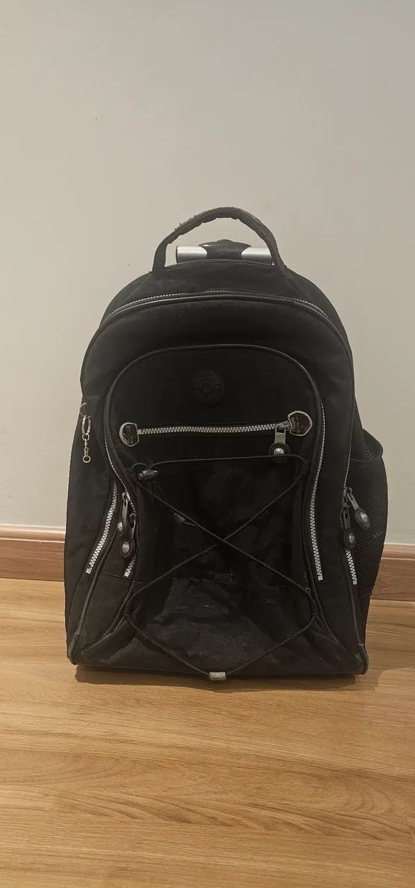Mochila Kippling de Rodinha