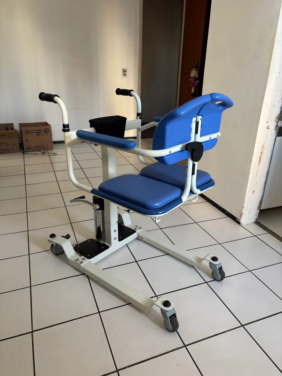 Cadeira de transferência486395121669263361