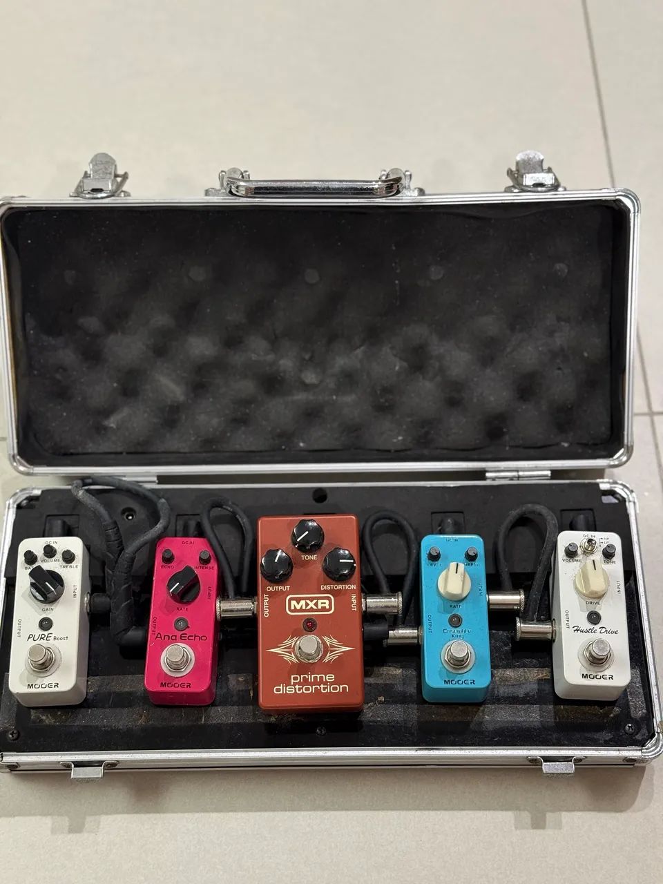 Pedalboard Completo Mooer + MXR com Case | Boost, Drive, Chorus e Delay