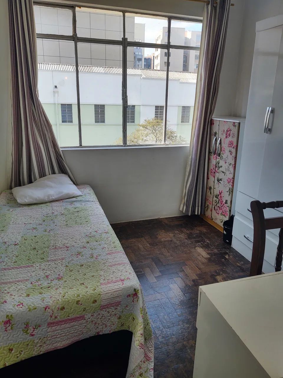 Alugo quarto individual feminino centro - Foto 2