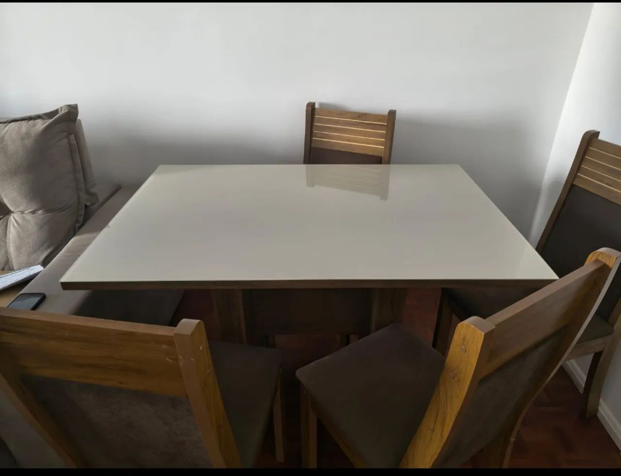 Mesa madeira 4 cadeiras 