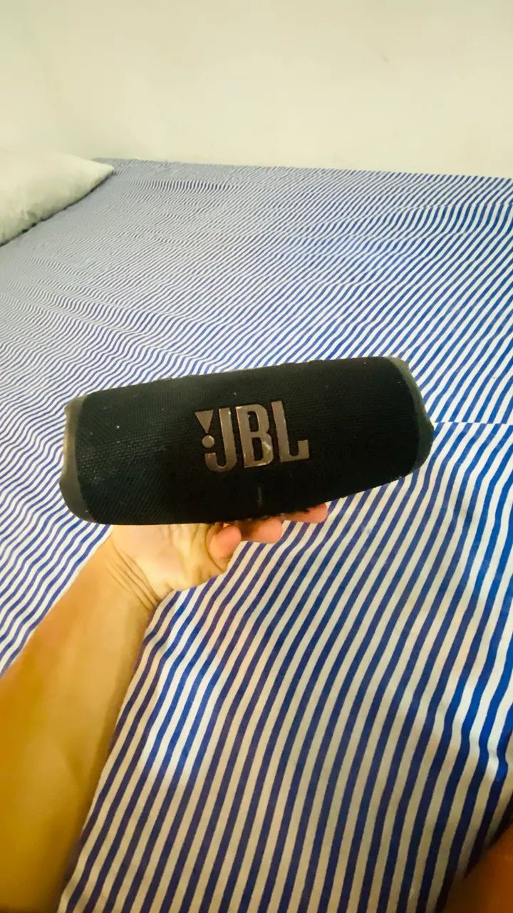 Jbl charge 5 aprova de água  - Foto 3