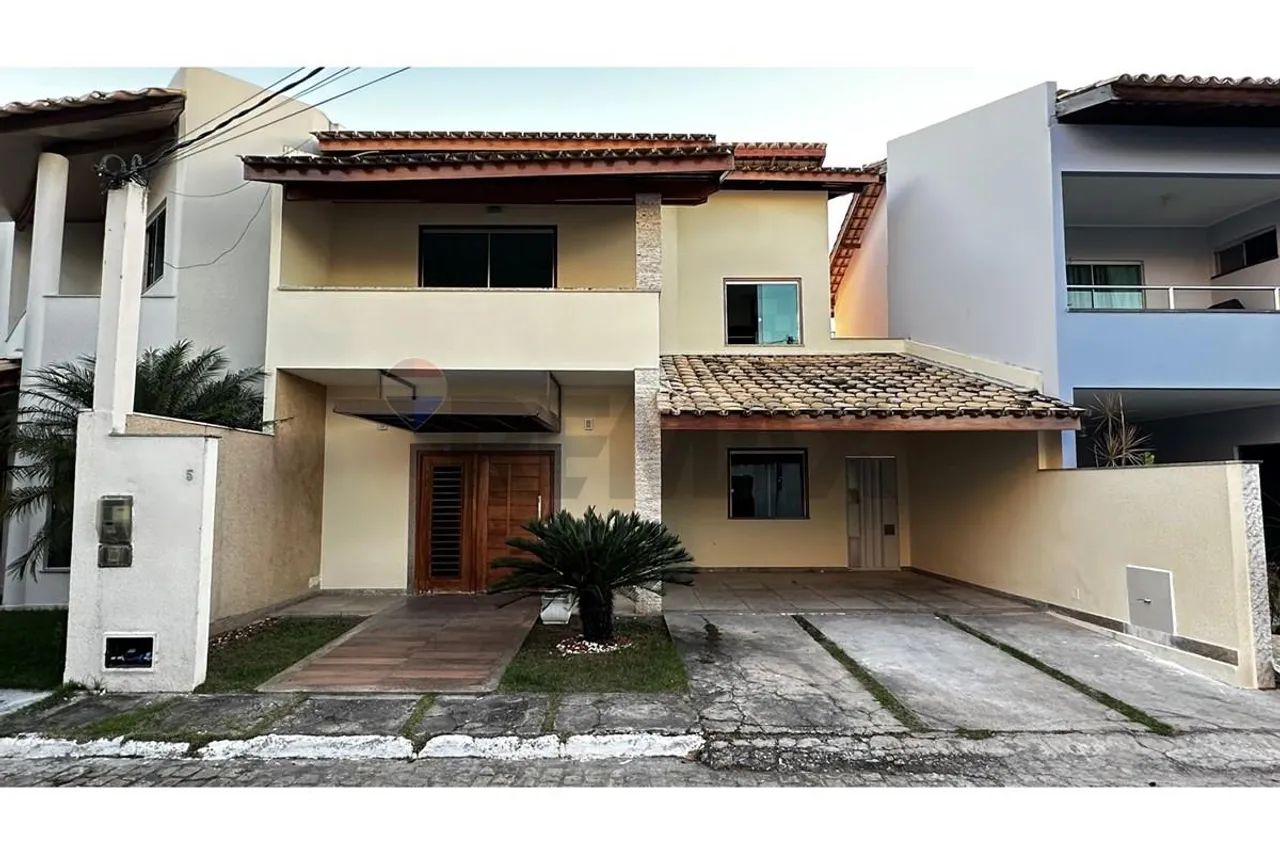 VENDO: Linda Casa, com 2 pavimentos, 4/4 (1 suíte com varanda)