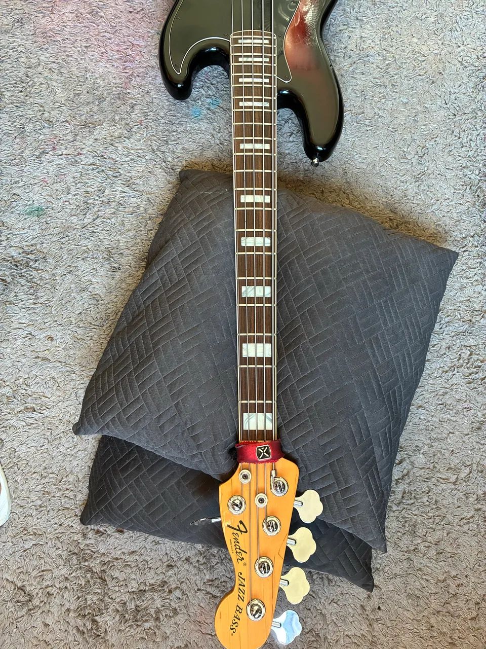 Contra baixo fender american deluxe 5 cordas  - Foto 4