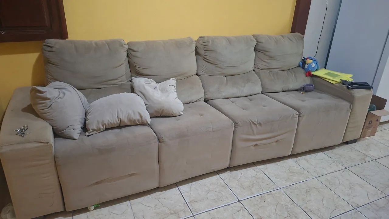 Sofá retrátil grande 4 lugares bem espaçoso 