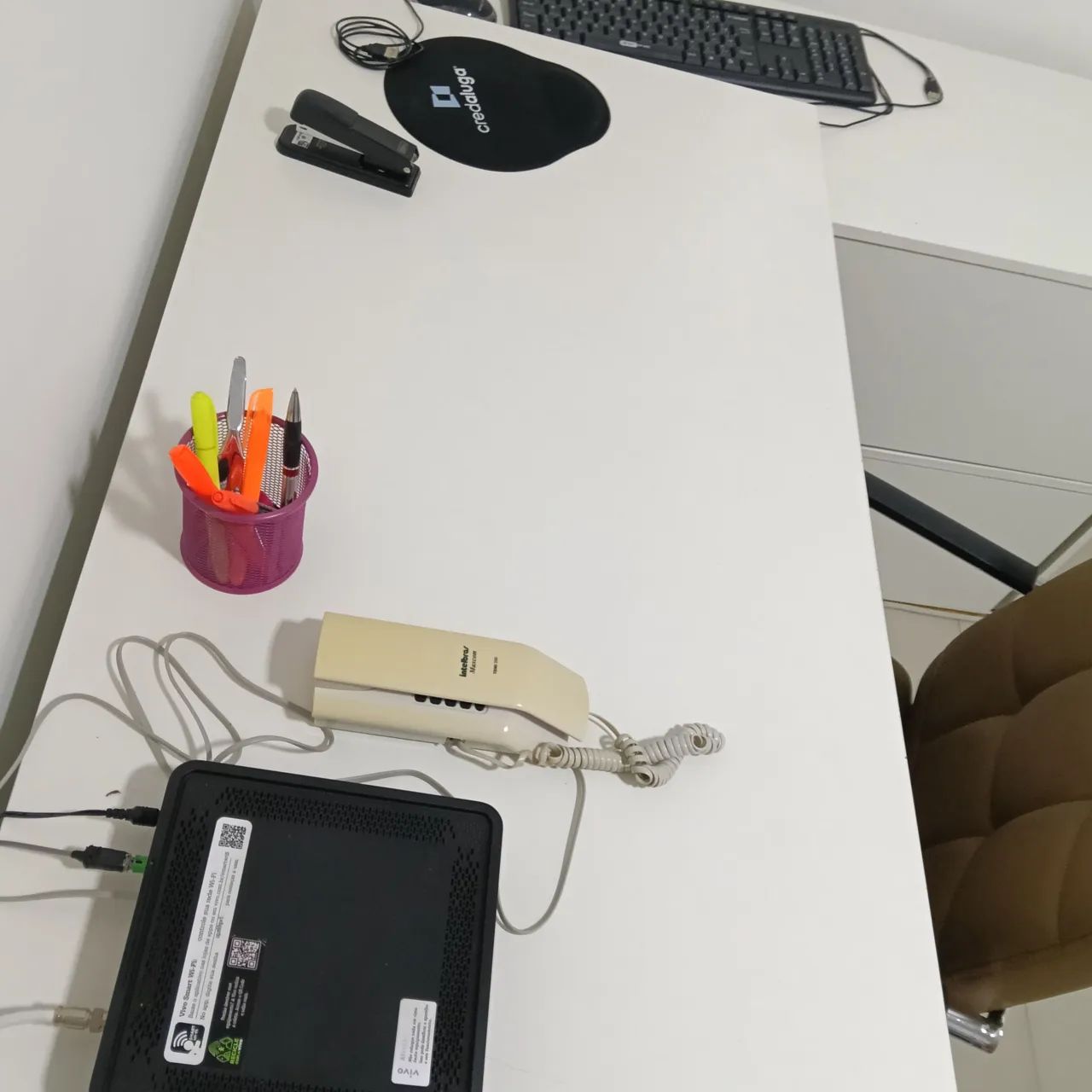 Mesa de escitorio dois módulos + cadeira