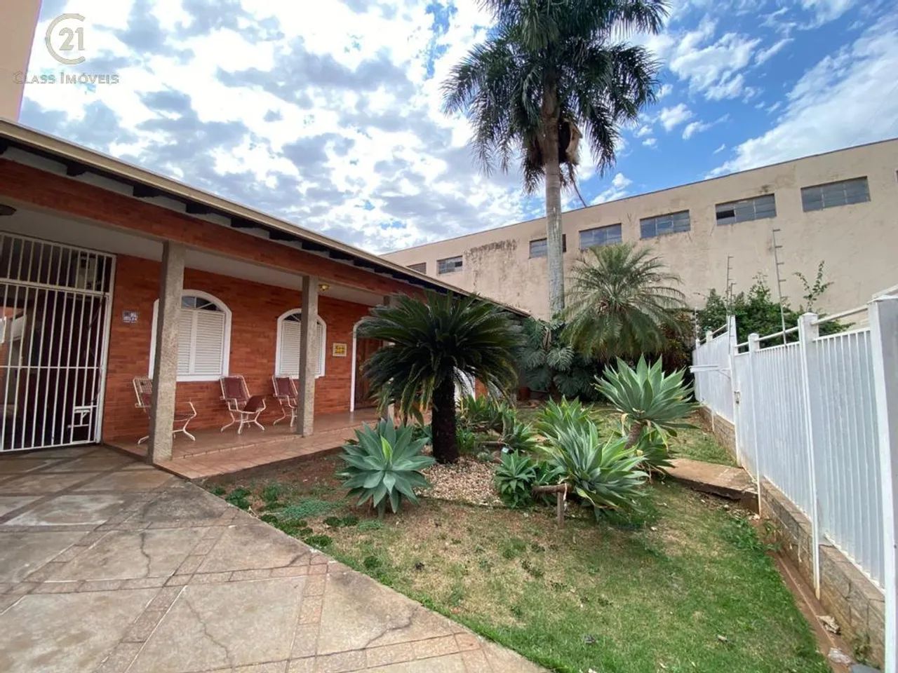 Casa à venda e para alugar em Londrina, Bela Vista, com 3 quartos, com 264.97 m²