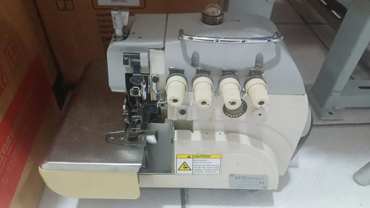 Máquina overloque - Foto 2