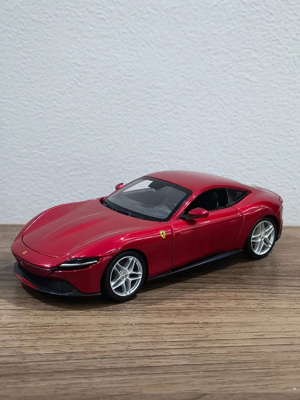 Ferrari Roma Escala 1:24 Carro de ferro