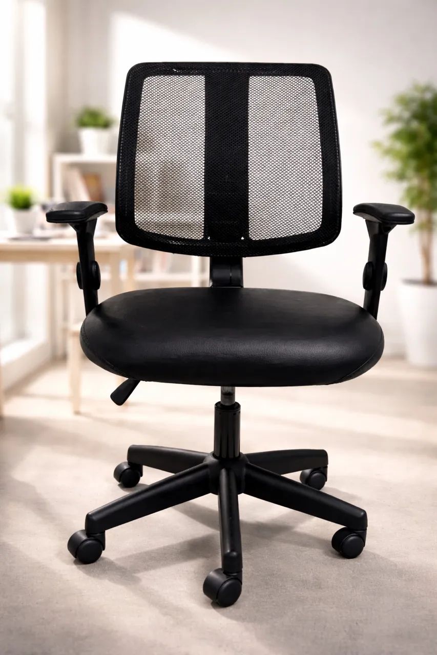 Cadeira de Escritório Cavaletti, seminova, sem uso. Oportunidade preço muito reduzido 